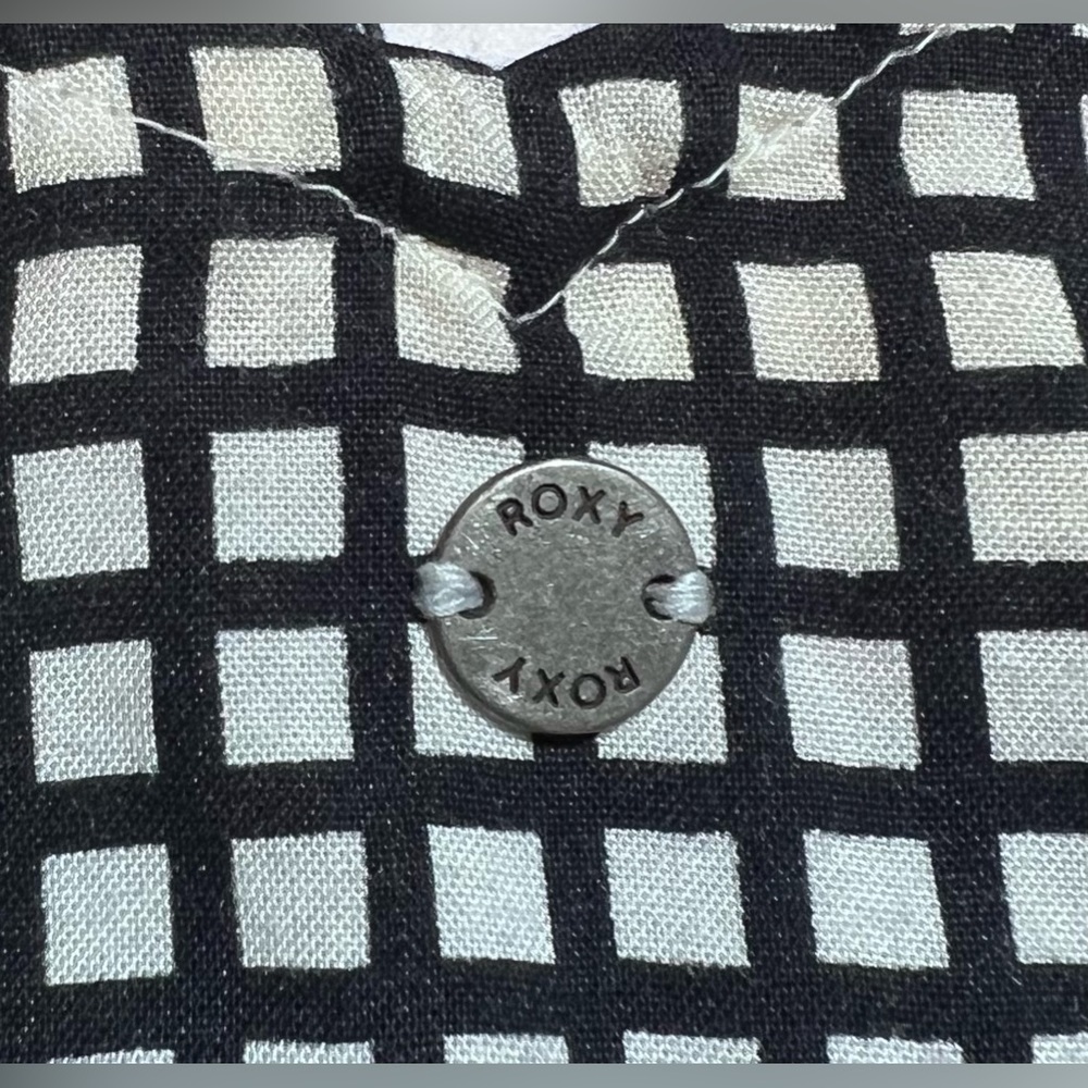 2/$20 Sale Roxy Romper - Picture 6 of 6